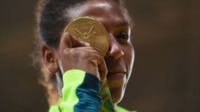 Ouro de Rafaela não livrou o judô de críticas
