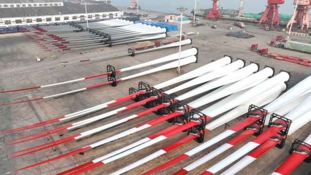 到2022年，中国风电装机量在全球也已连续十年排名第一，成为全球最大的风电装备制造出口基地。(photo:BBC)