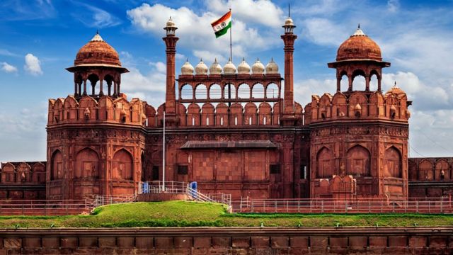 قلعہ مبارک نام کا لال قلعہ جو مغلوں کے لیے مبارک ثابت نہ ہوا - BBC News ...
