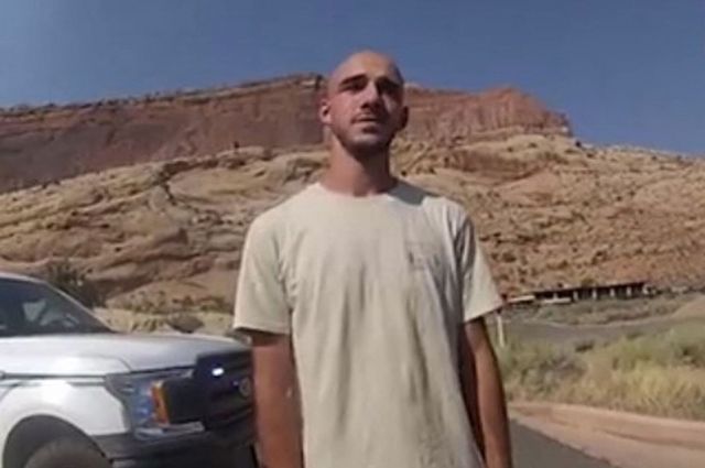 Una imagen de Laundrie en el video tomado por el Departamento de policía de la ciudad de Moab.