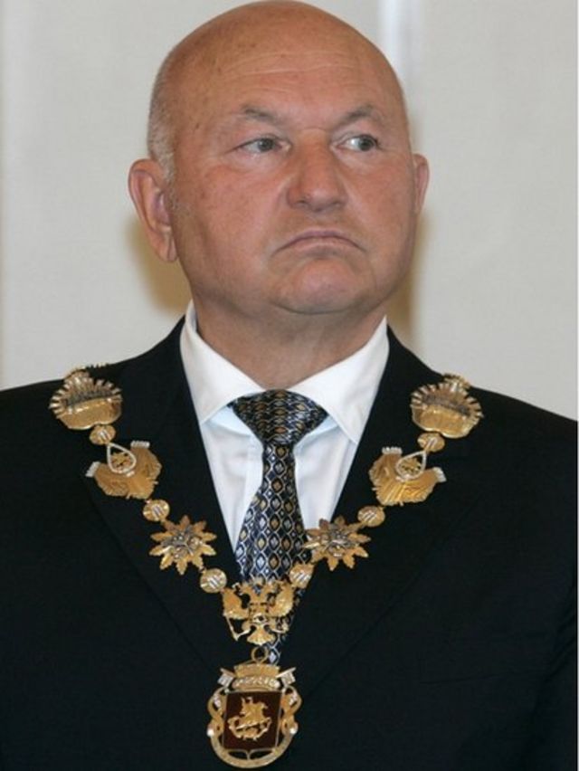 Юрий Лужков со знаками ордена "За заслуги перед Отечеством"