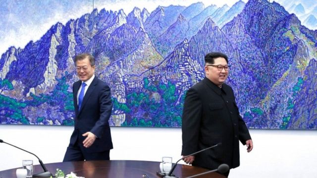 Kim Jong-un alikutana kwa mara ya kwanza na Moon Jae-in katika mkutano ulio wa tatu kwa viongozi wa Korea zote kuwahi kukutana.