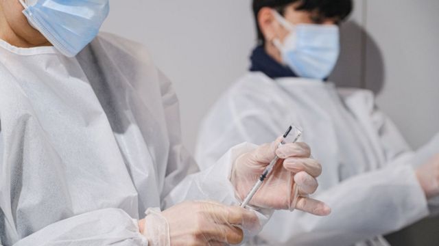 AMEA-da koronavirusa qarşı peyvənd hazırlanmır: ”O qədər də asan iş deyil”-İNSTİTUT DİREKTORU