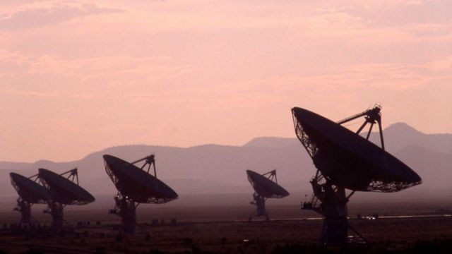 Searching for UFOs with radio waves