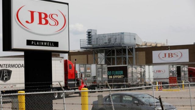 Завод JBS в Мичигане