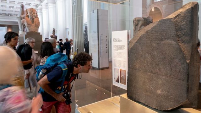 O Tempo Não Para: A Pedra de Roseta