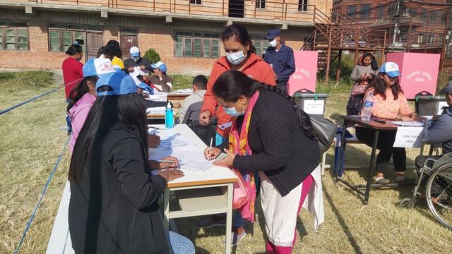 नमुना मतदान