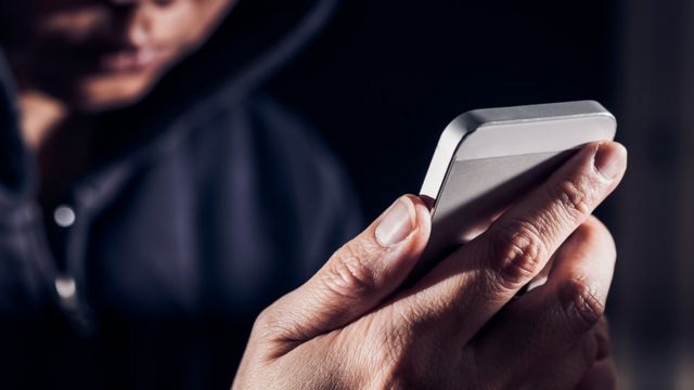 Celular: como saber se seu telefone foi hackeado e o que fazer para se  proteger - BBC News Brasil