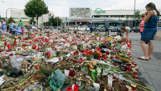Мемориал в память о жертвах теракта в Мюнхене