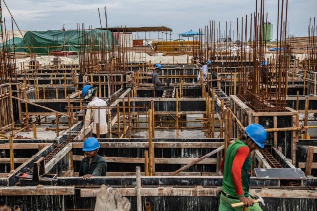 Obreros en una construcción en Hulhumalé
