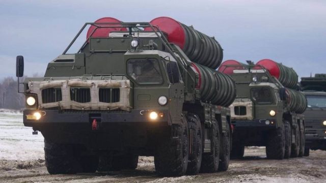 Россия перебросила в Беларусь зенитные системы С-400