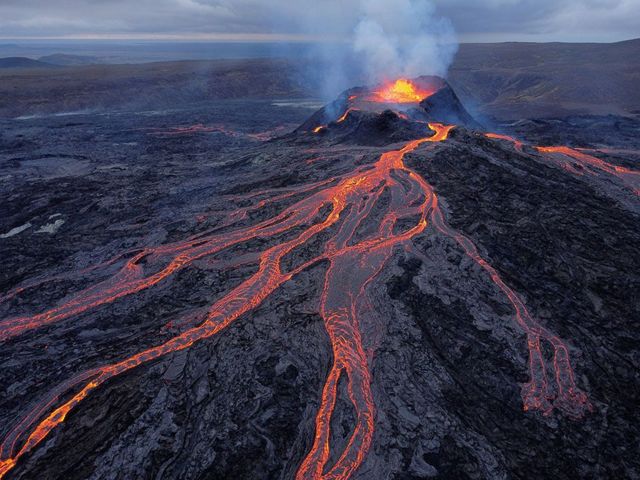 بركان فاغرادالس في أيسلندا