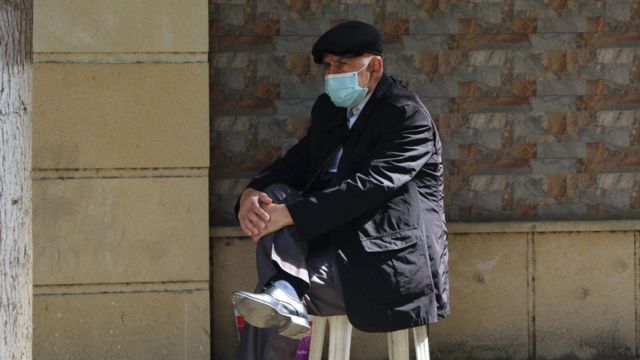 əlillik pensiyası kəsilənlər Bakıdakı Respublika Əlillərin Bərpa Mərkəzinin qarşısında