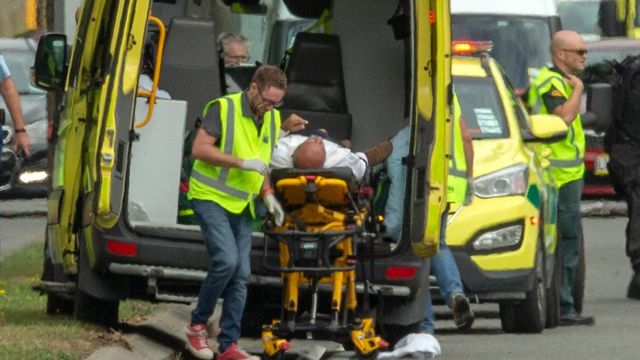 هجوم نيوزيلندا الصدمة تعم البلاد بعد مقتل 49 شخصا في إطلاق نار على مصلين في مسجدين Bbc News عربي