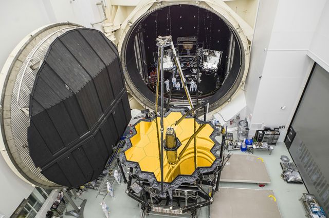 El telescopio James Webb siendo transportado a la Recámara A para pruebas bajo condiciones espaciales