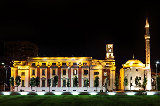 Albania Negeri Tempat Para Pemeluk Agama Saling Bergandengan Tangan    92507638 Thinkstockphotos 492727189 