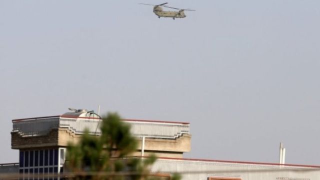 Вертолет у посольства США в Кабуле