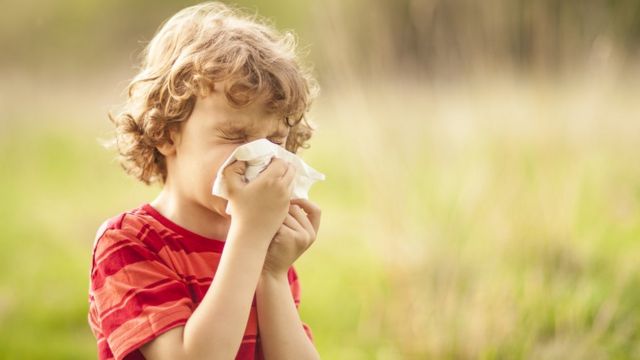 Niño con alergia