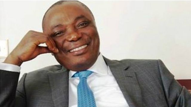 Nwaboshi ń rẹ́rìn ín