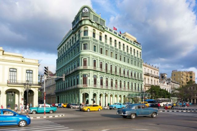 Archive image of the Saratoga hotel in Havana