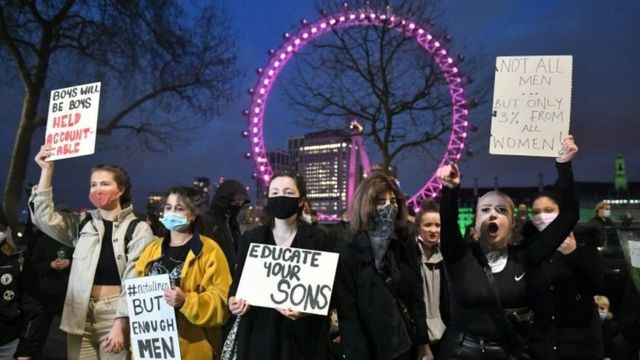 Pazartesi akşamı Londra'da protesto gösterisi düzenlendi