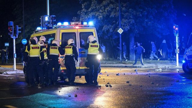 கலவரமாக மாறிய போராட்டம்