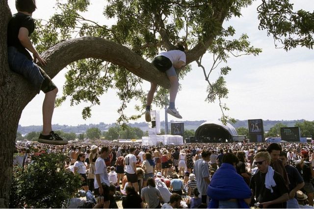 Glastonbury fence-jumpers: 'It was girls underneath, boys over the top!' -  BBC News