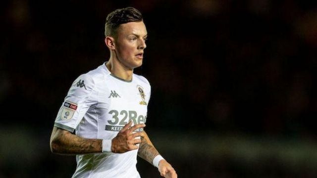 Kiungo wa safu ya kati-nyuma wa Brighton na England Ben White