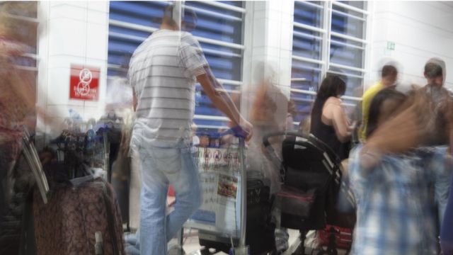 очередь на регистрацию в аэропорту Анталии