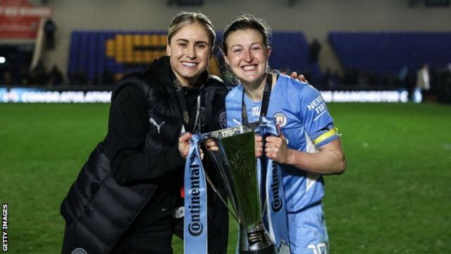 BBC pundit and England legend Ellen White in tears on live TV after England  storm into historic Women's World Cup final