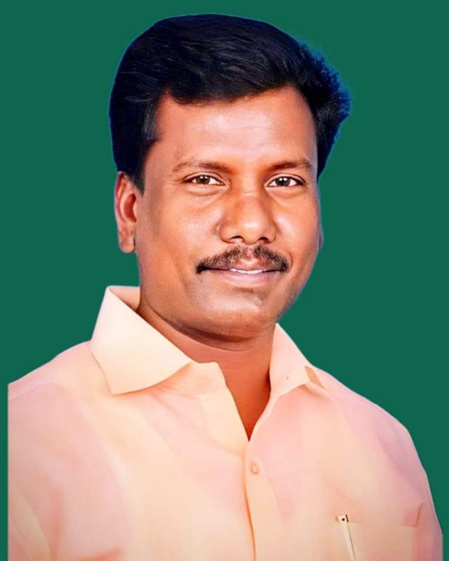 பள்ளி குடிநீர் தொட்டியில் மலமா?