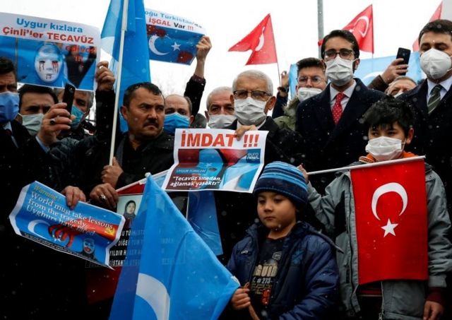25 Mart'ta Ankara'daki Çin Büyükelçiliği önünde düzenlenen protesto gösterisi