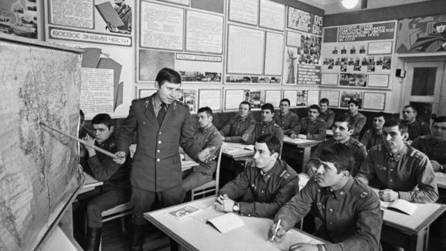 Политзанятие в советской армии