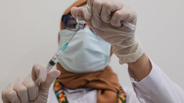 Anvisa aprova vacinas de Oxford e Sinovac; veja o que já está definido ou  não sobre a vacinação no Brasil - BBC News Brasil