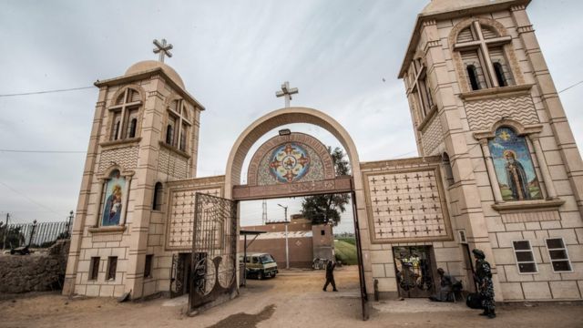 يوجد في مصر نحو عشرة ملايين قبطي