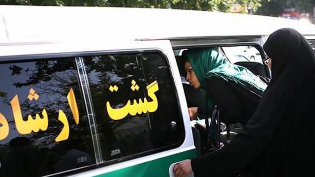 گزارش‌های متعددی تاکنون از ضرب و جرح شهروندان ایرانی توسط ماموران گشت ارشاد منتشر شده است