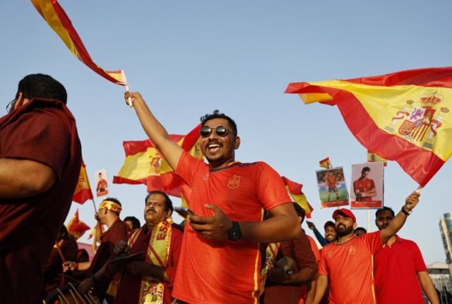 Hinchas apoyando a España en Doha, Qatar