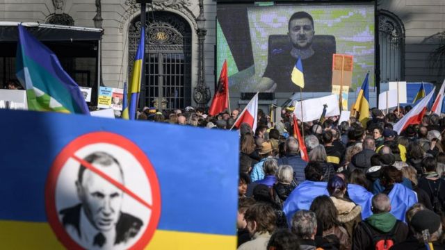 تظاهرات در اعتراض به حمله روسیه به اوکراین در برن