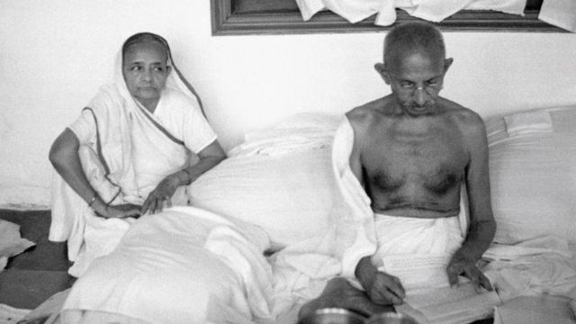 మహాత్మా గాంధీతో కస్తూర్బా