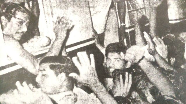 সিলেটের আদালতে জামিন পাওয়ার পর ট্রেনে শেখ মুজিবুর রহমান।