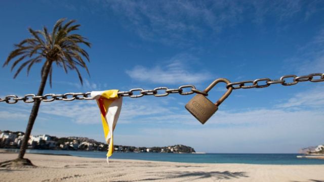 Испанские пляжи закрыты, туристов нет. Кризис только начинается