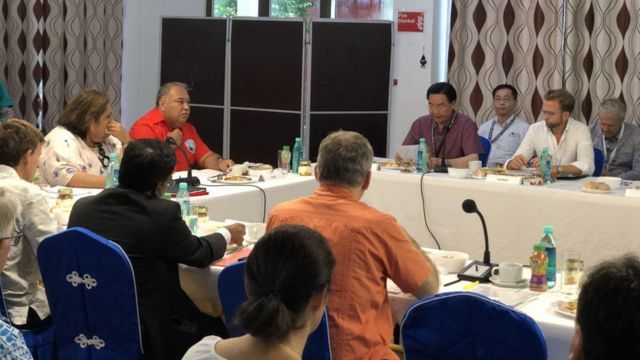 台湾外交部长吴钊燮目前也是瑙鲁访问，并宣布设立特别医疗基金，作为未来选派台湾专科医疗团队赴论坛会员国进行医疗服务的经费。