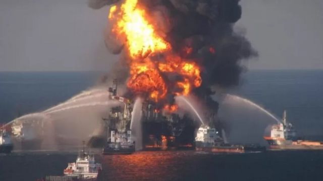 Explosão na plataforma Deepwater Horizon