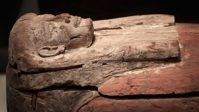تابوت خشبي من مصر القديمة