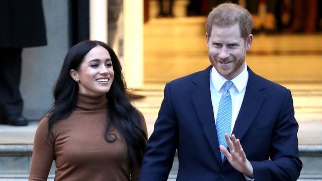 O príncipe Harry, duque de Sussex, e Meghan em Londres nesta terça-feira (7)