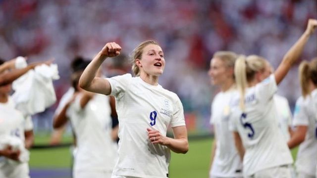 BBC pundit and England legend Ellen White in tears on live TV after England  storm into historic Women's World Cup final