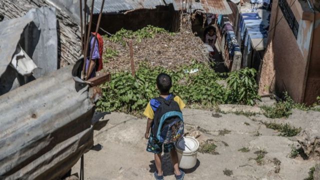 La Cepal estima que la crisis desatada por el nuevo coronavirus incrementará en millones el número de pobres en América Latina.