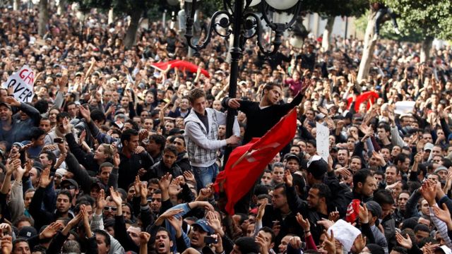 Demonstrators against the Ben Ali regime in Tunisia in 2011 - Archives