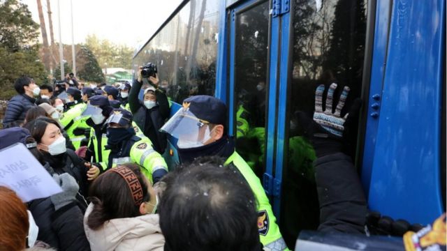 ì •ì¸ì´ ì–'ëª¨ì— ê²€ì°°ì€ ì‚´ì¸ì£„ ì ìš© ì²« ìž¬íŒë‚  ì£¼ìš