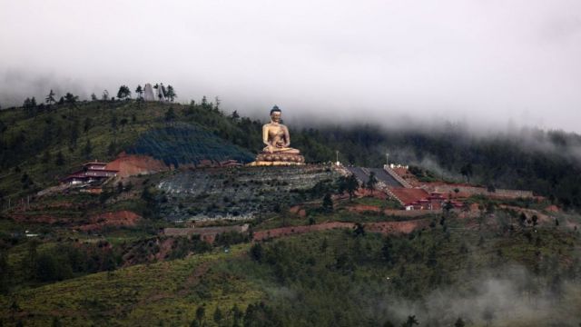 不丹是一个有着77万人口的内陆小国。